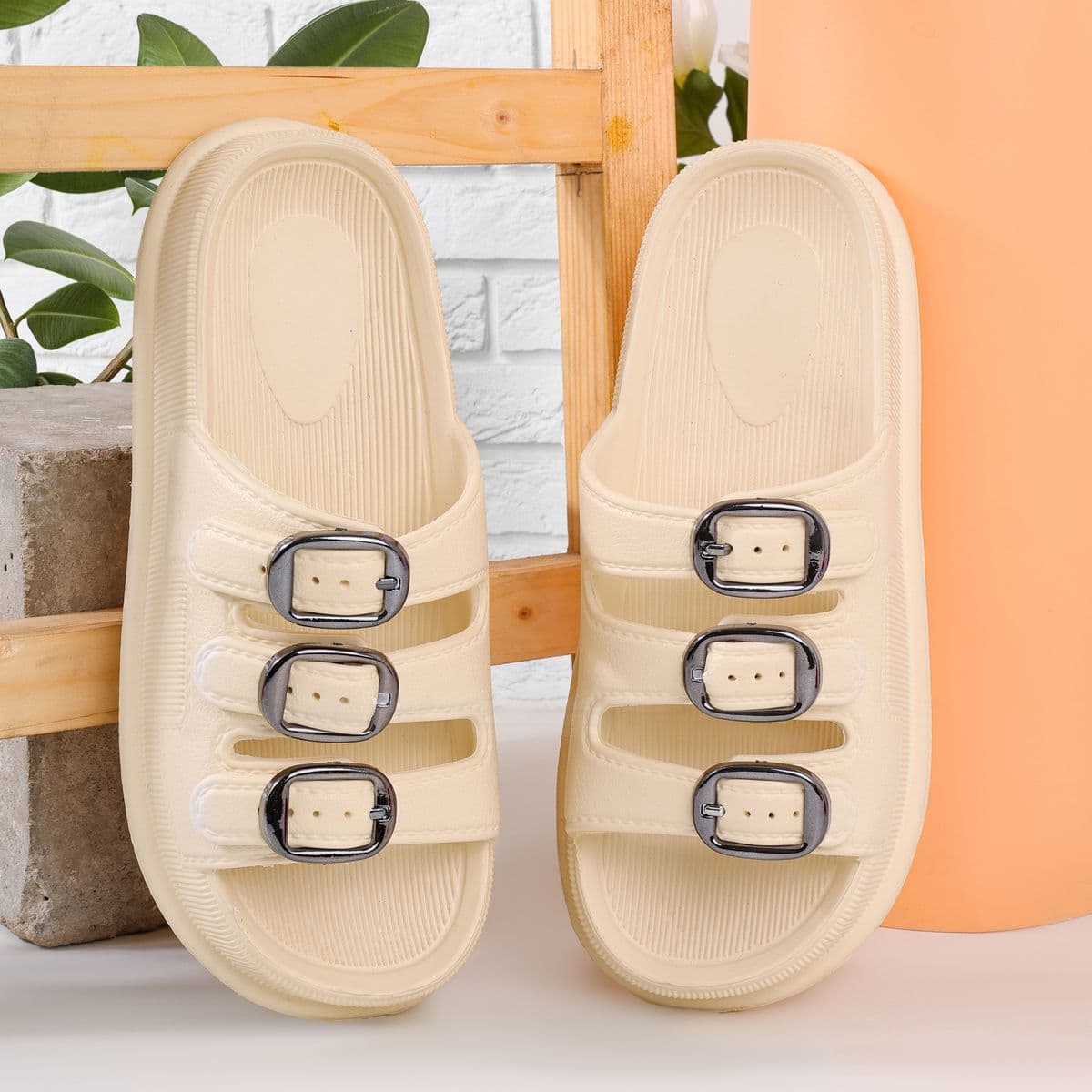 Cream Petal Slide, front view